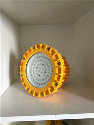 XBG8600 LED防爆工厂灯 安全与高效的照明选择